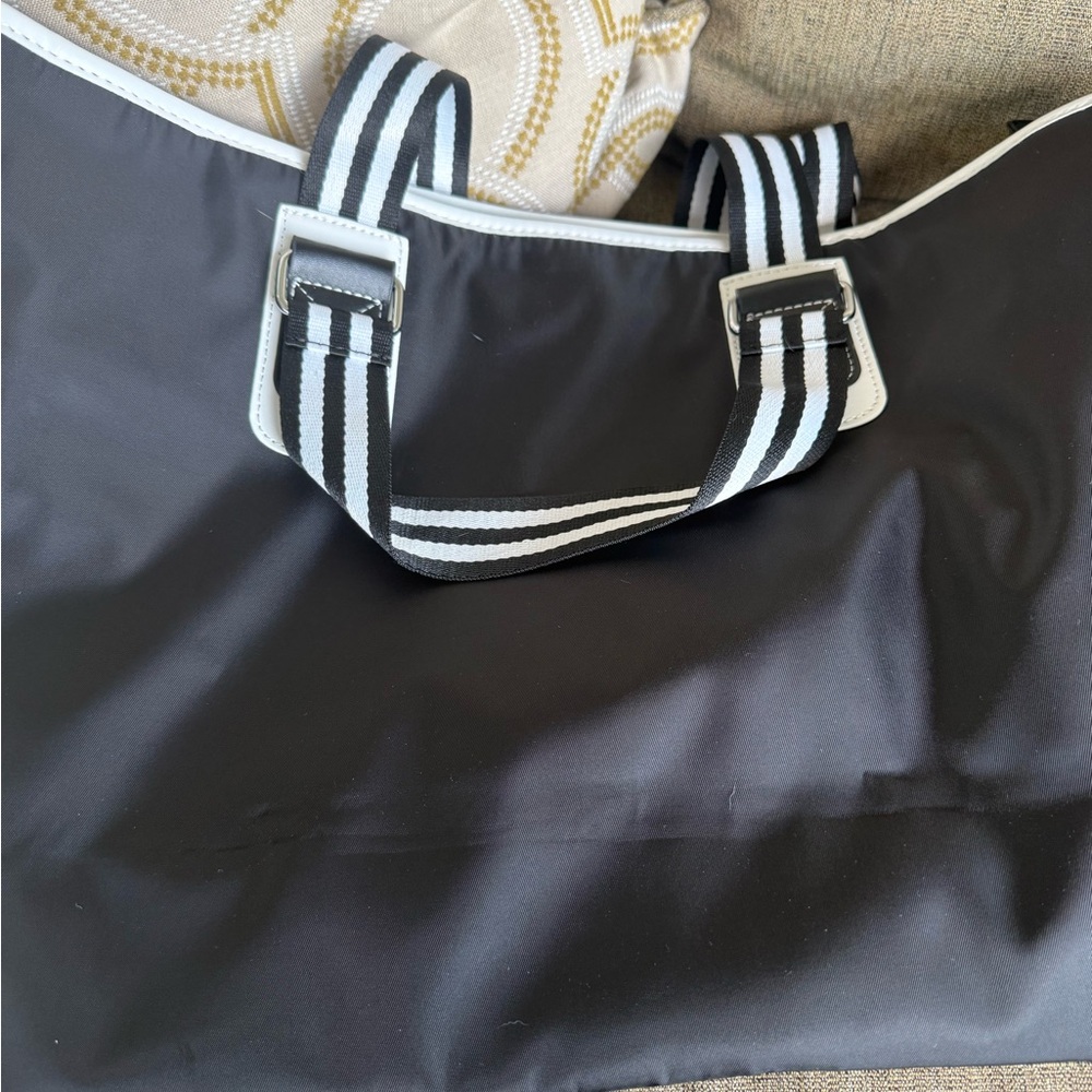 Chanel GWP black and white Tote Bag NWT - Picture 3 of 6